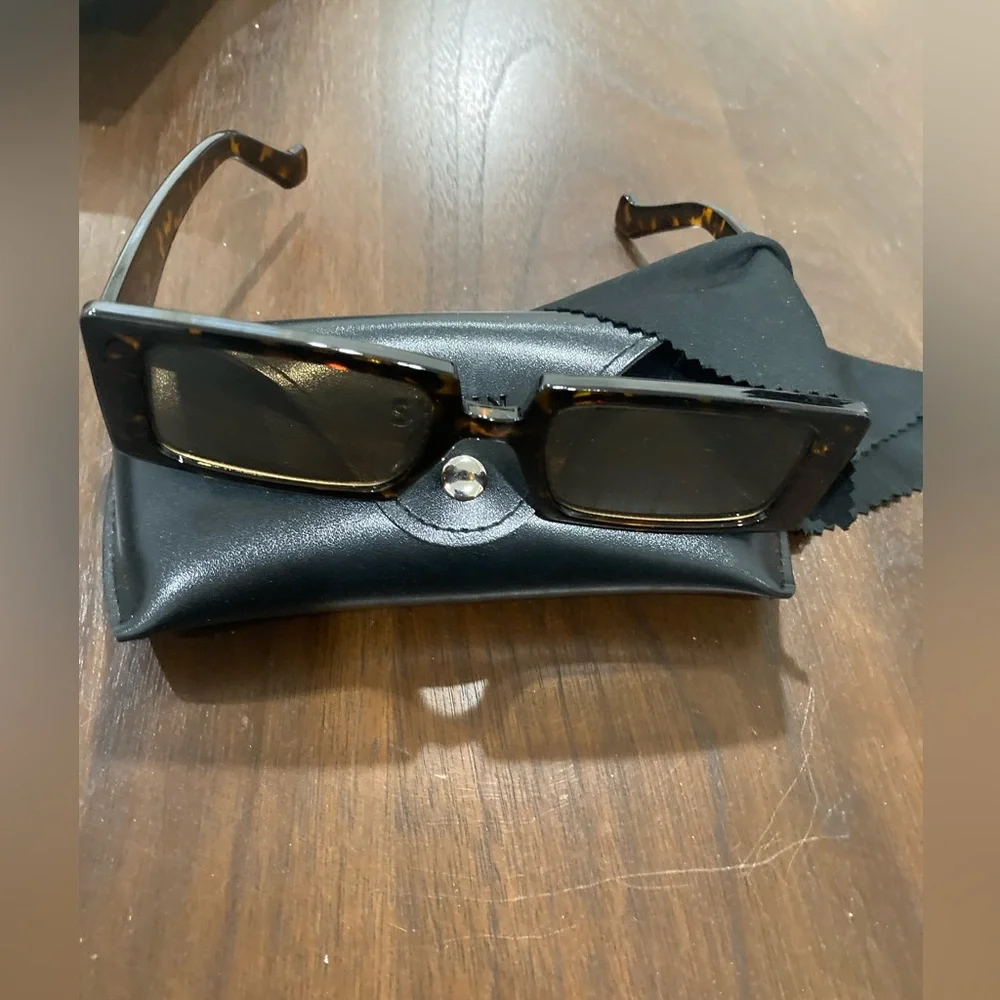 Sunglasses Brown animal print square